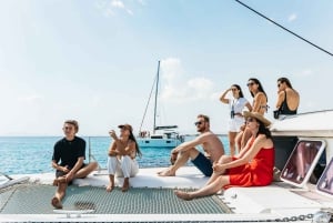 Ateny: Rejs katamaranem Riviera z posiłkami i napojami