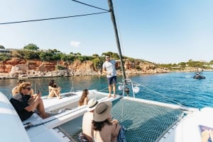 Ateny: Rejs katamaranem Riviera z posiłkami i napojami