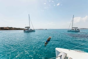 Ateny: Rejs katamaranem Riviera z posiłkami i napojami