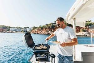 Ateny: Rejs katamaranem Riviera z posiłkami i napojami