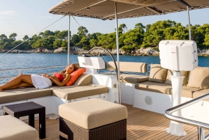 Athens: Full-Day Private Catamaran Cruise with Meal & Drinks