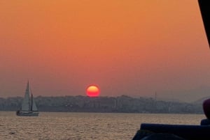 Atenas: Passeio de Catamarã pela Riviera com Refeição e Bebidas