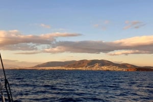 Aten: Riviera katamaran tur med måltid och drycker