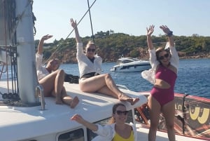 Atene: Tour in catamarano della Riviera con pasto e bevande