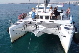 Atenas: Excursión en Catamarán por la Riviera con Comida y Bebidas Frescas