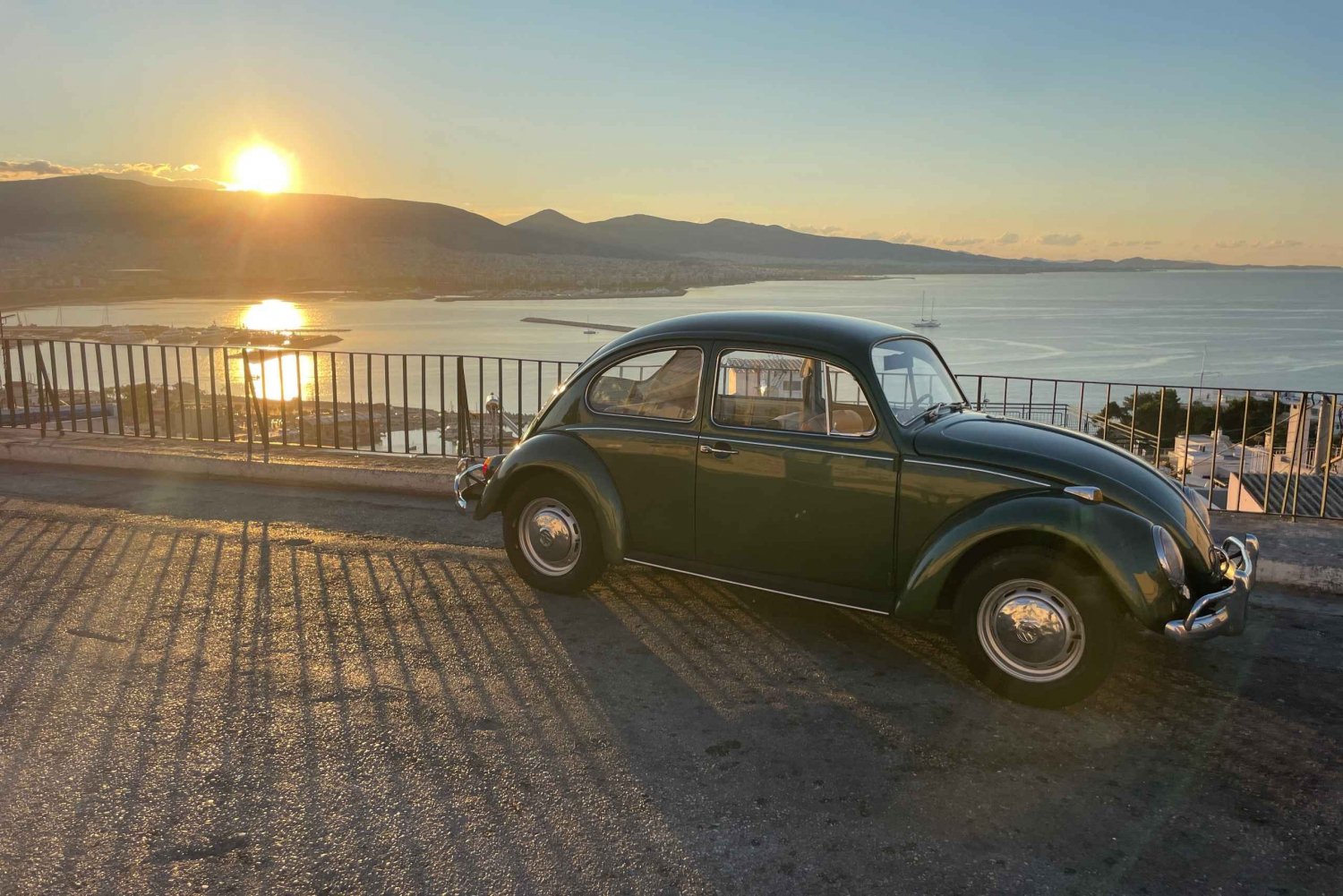 Atenas: Riviera Photo Tour em um Volkswagen Beetle Vintage