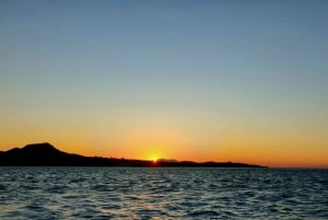 Частный круиз на катамаране по Афинской Ривьере с питанием и напитками