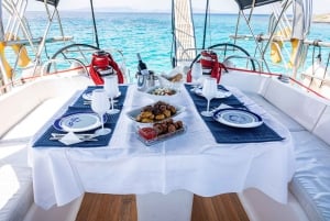 Riviera di Atene: Crociera privata in barca a vela con pranzo
