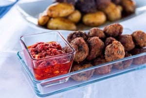 Афинская Ривьера: Частный ежедневный круиз на парусной яхте с обедом