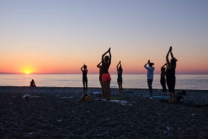 Athens Riviera: Private Guided Sunset Yoga Experience