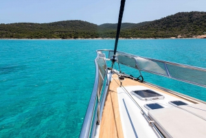 Athens Riviera: Private Luxury Sailing Cruise with Lunch
