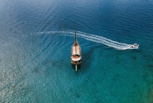 Athens Riviera Sunset Cruise with Food & Drink Pairing