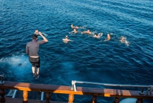 Athens Riviera Sunset Cruise with Food & Drink Pairing