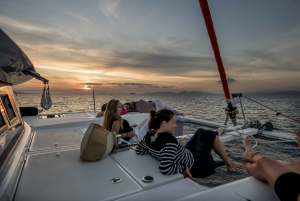 Athens Riviera: Sunset Sailing Cruise with Free Wine