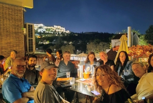 Ateena: Pubikierros katolla, näkymät Akropoliille ja bileet