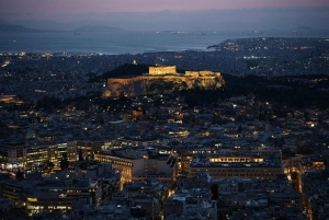 Ateena: Pubikierros katolla, näkymät Akropoliille ja bileet