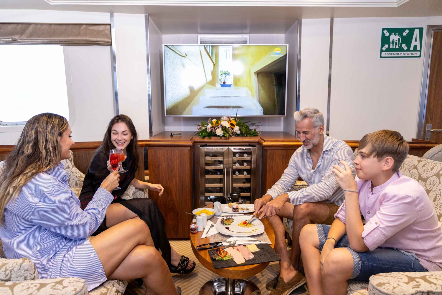 Athen: Krydstogt på De Saroniske Øer med VIP-pladser og frokost