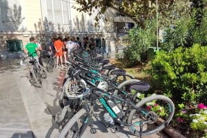 Athens: Scenic e-Bike Tour in Historical Center