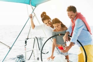 Ateena: Puoliyksityinen aamupurjehdus ja gastronomian risteily