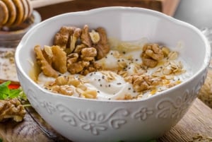 Ateena: Puoliyksityinen aamupurjehdus ja gastronomian risteily