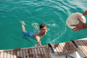 Ateena: Puoliyksityinen aamupurjehdus ja gastronomian risteily