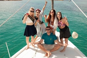 Ateena: Puoliyksityinen aamupurjehdus ja gastronomian risteily