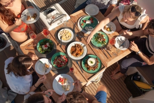 Athen: Semi-privat morgensejlads og gastronomisk krydstogt