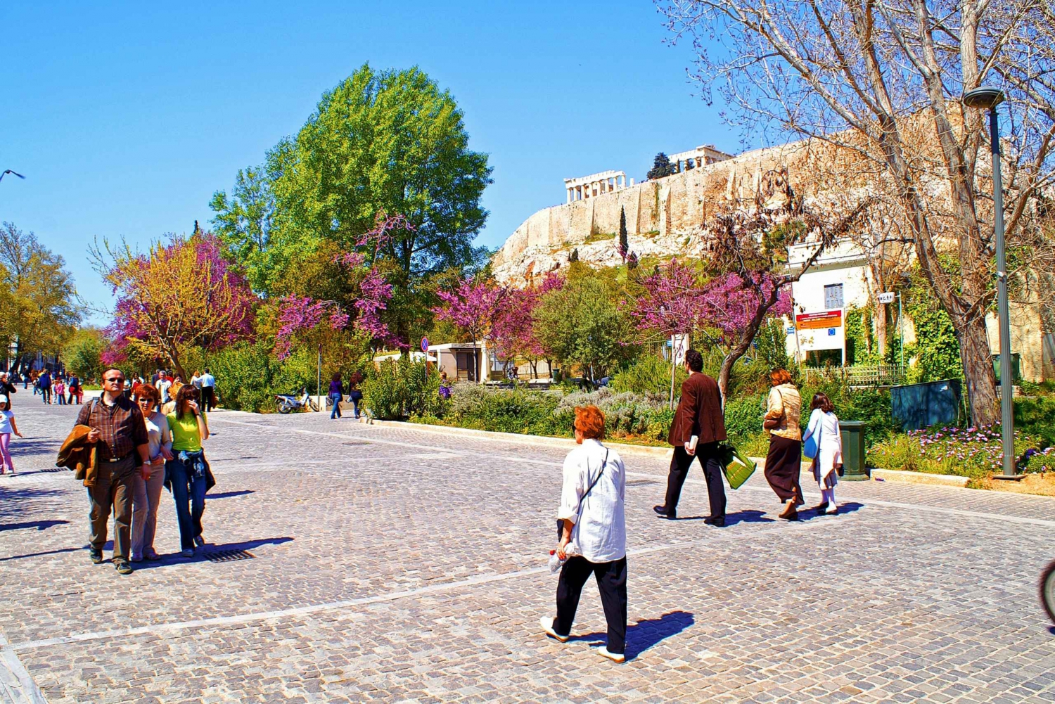 Athens Shared Airport Transfer and Guided Walking Tour