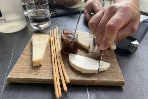 Athens: Small-Group Wine Tasting Tour with Appetizers