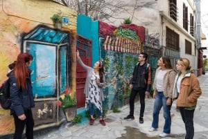 Atene: tour a piedi della cultura di strada e del cibo con degustazioni