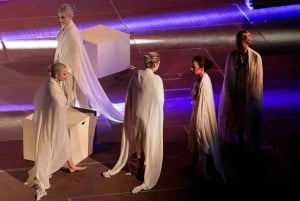 野外劇場公演「ギリシャ悲劇の6人の女性」