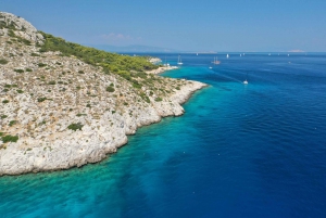 Athens to Aegina 5H Private Yacht Experience