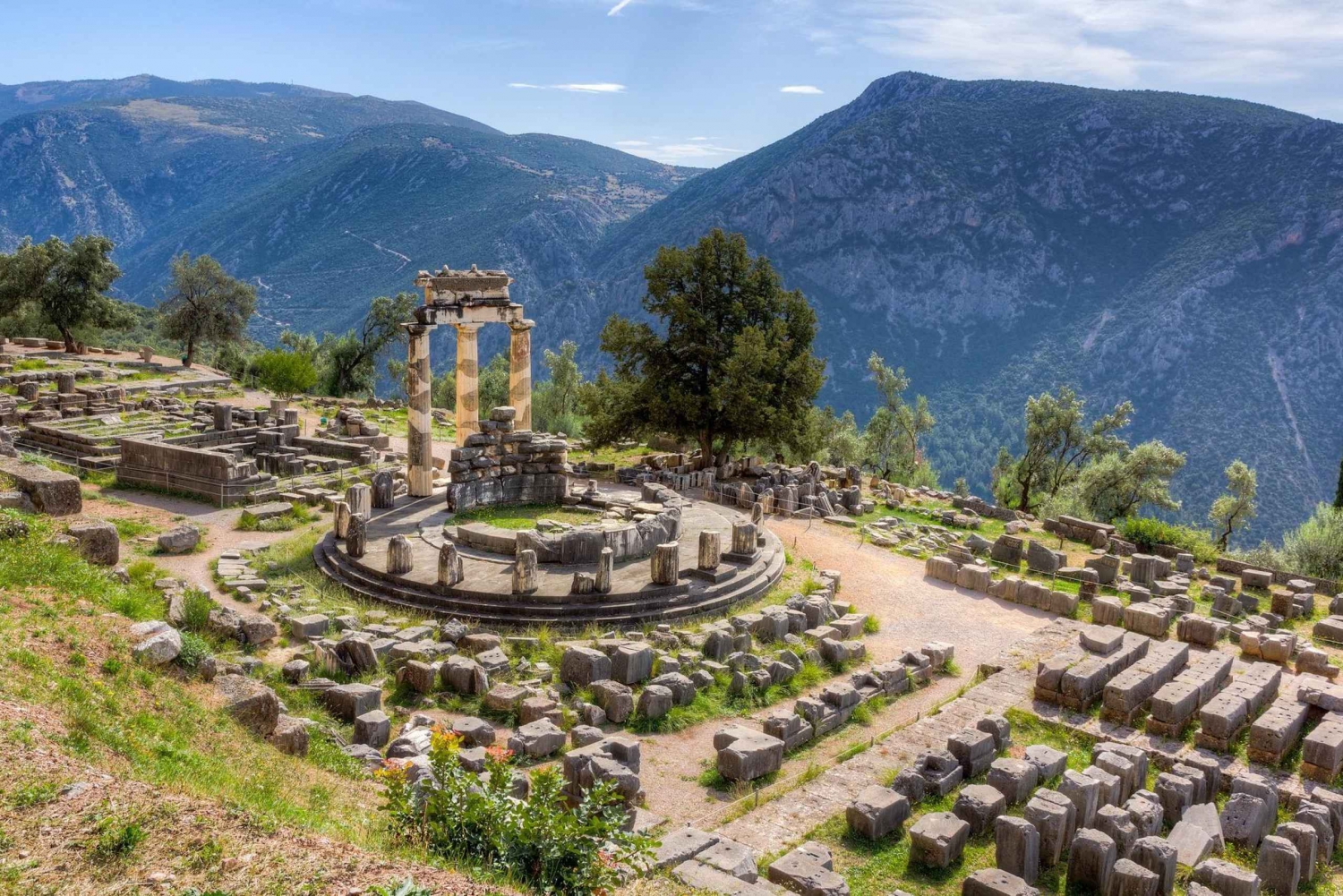 Athens to Delphi Guided Day Tour with Honey Farm & Lunch