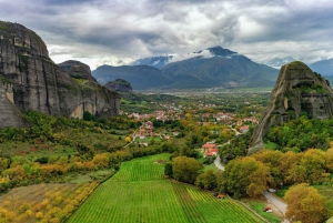 From Athens: Meteora Private Day Tour