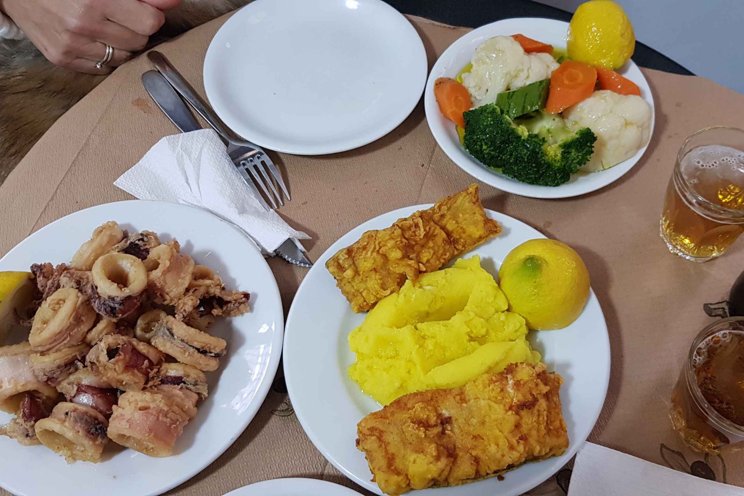 Ateena: perinteinen kreikkalainen ruokakierros piilopaikoissa