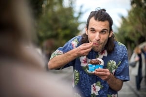 Atenas: Excursão a pé guiada por comida de rua local vegana