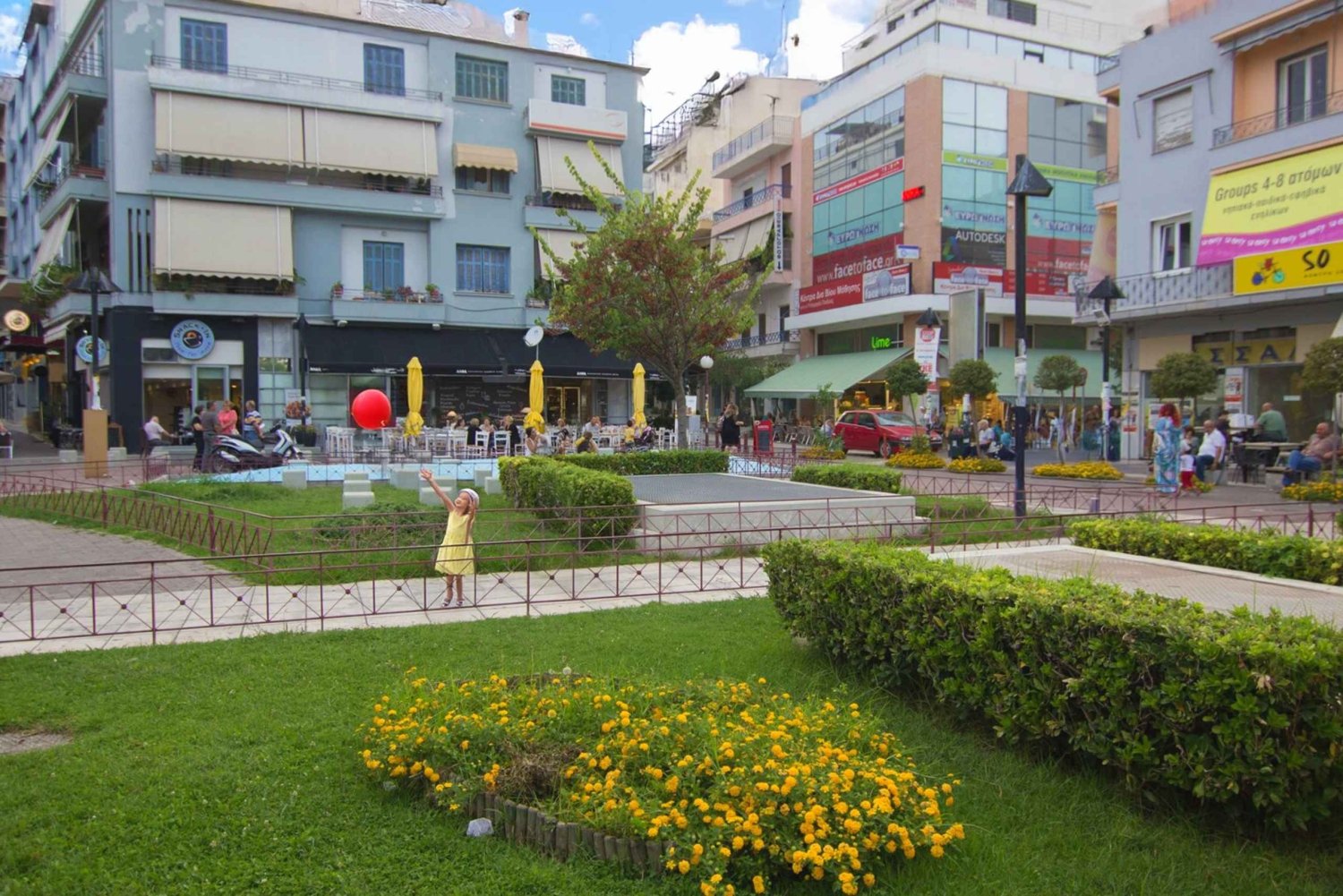 Athen: Spasertur i hemmelig forstad med mat og drikke