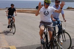 Przygoda rowerowa przy plaży: Wycieczka do Aten z przystankiem na kąpiel