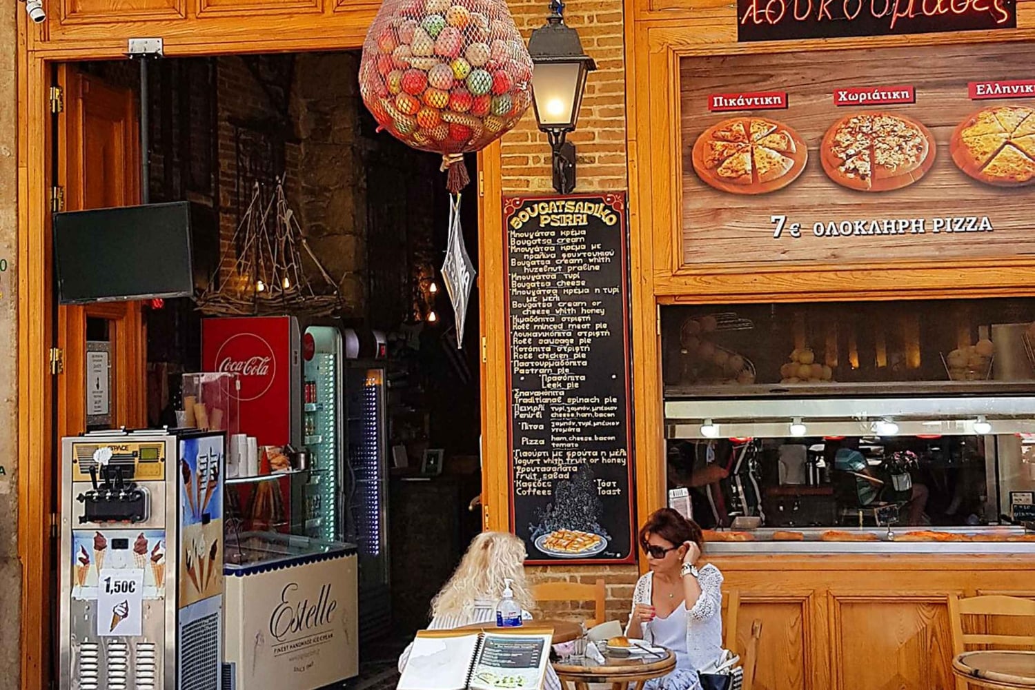 市場での朝食（オリーブオイルと蜂蜜の試飲付き）