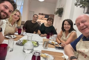 Приготовьте греческие блюда на кулинарном уроке в самом сердце Афин