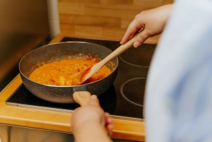 Clase de cocina con Aspasia en el corazón de Atenas