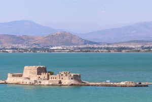 ギリシャ第一の首都への日帰り旅行