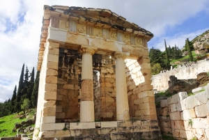 Desde Atenas: tour de 2 días a Delfos con hotel 4 estrellas