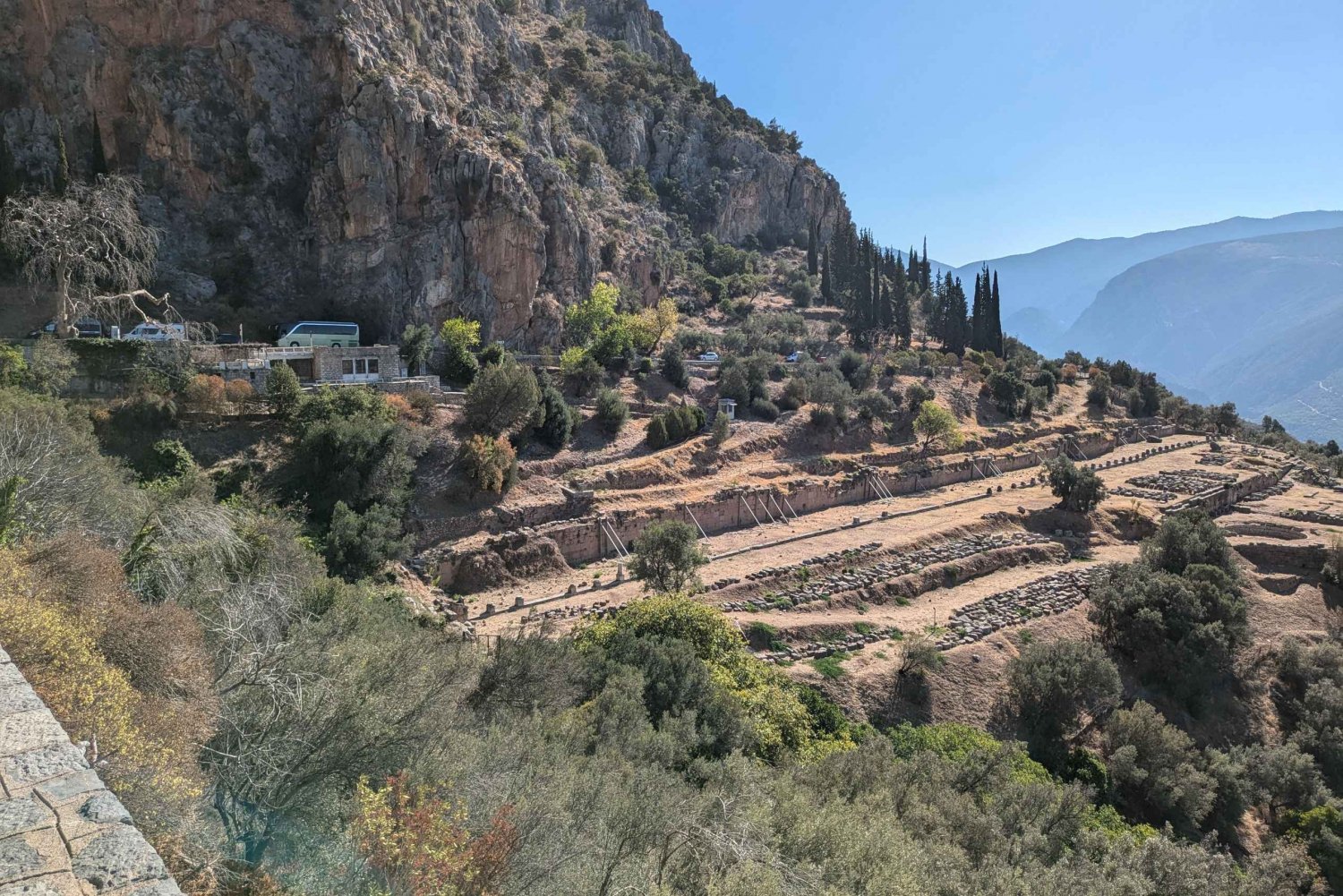 Delphi and Hosios Loukas Monastery: Private Tour from Athens