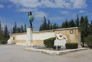 Privat omvisning i Delfi, Corycian Cave og 300 Battlefield