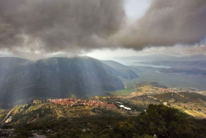 Privat omvisning i Delfi, Corycian Cave og 300 Battlefield