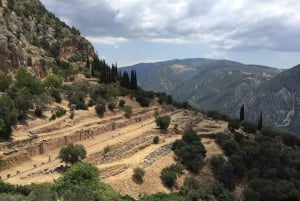 Delphi: Privat dagstur fra Athen med luksuriøst køretøj