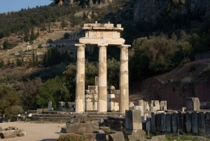 Delphi: Spanish guided one day tour