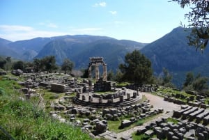 Delphi、アテネからのThermopylae終日プライベートツアー
