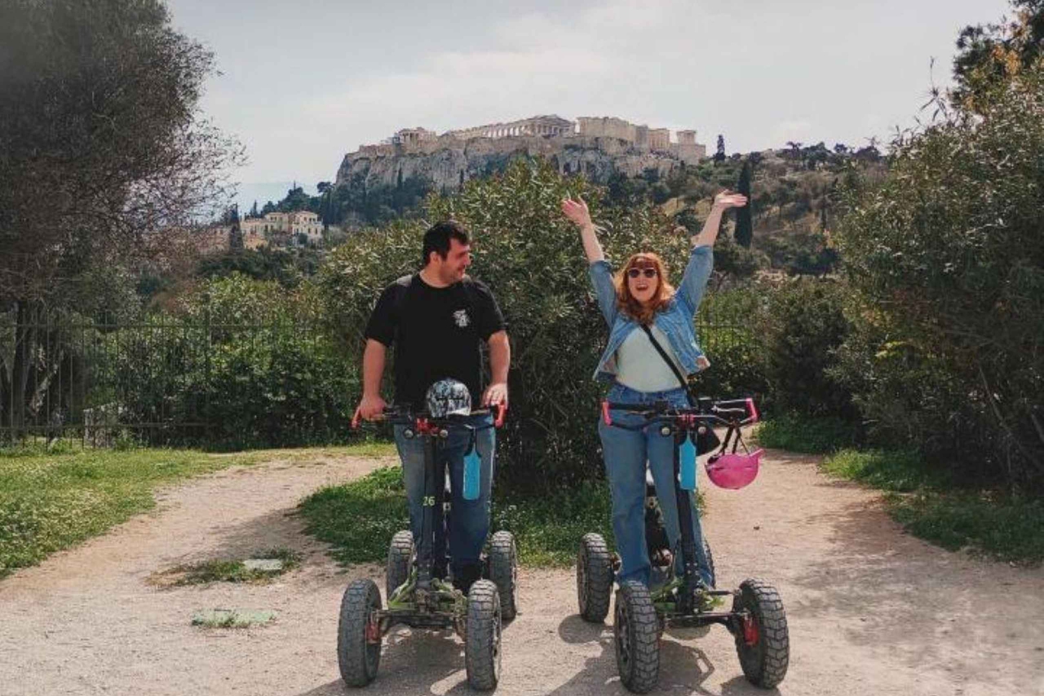 4輪のEZRaiderガイド付きシティツアーでアテネを探索しましょう。